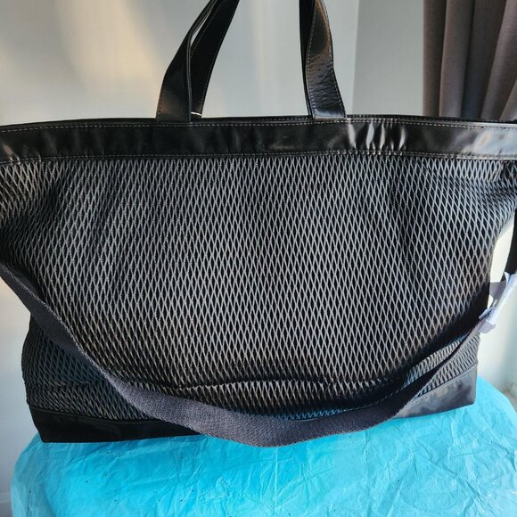 Victoria Secret VSX Large Black Mesh Tote Travel Bag NWT - Picture 2 of 5